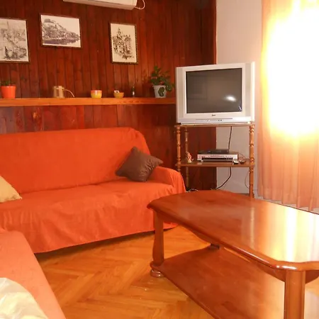 Apartment Guste *